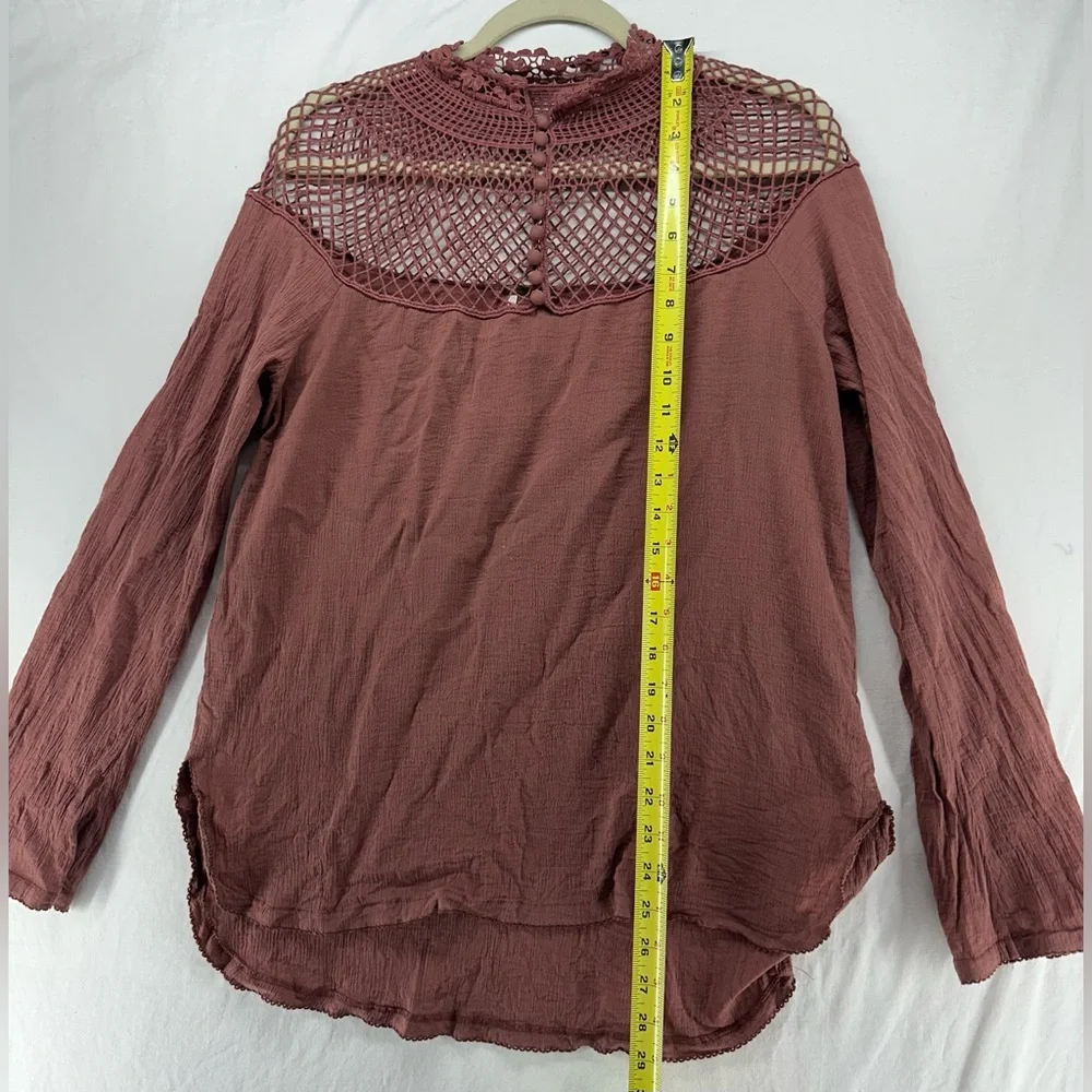 Free‎ People Boho Crochet Lace Yoke Blouse Long Sleeve Textured Blouse Mauve L